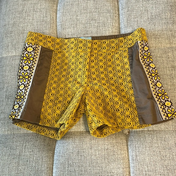 Judith March Pants - JUDITH MARCH EMBROIDERED LACE SHORTS SIZE S